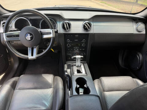 2008 Ford Mustang V6 Deluxe