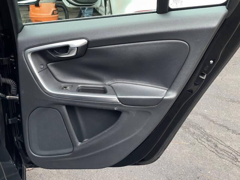 2016 Volvo S60 T5 Drive-E Premier