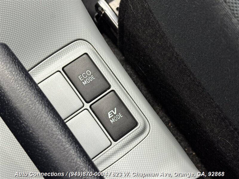 2013 Toyota Prius c Two