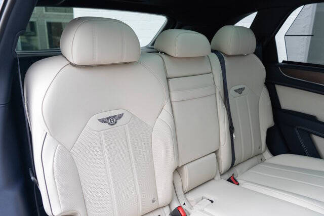 2023 Bentley Bentayga 35