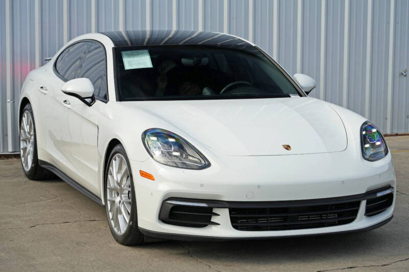 2018 Porsche Panamera 4