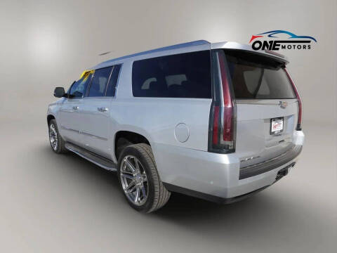 2017 Cadillac Escalade ESV Luxury