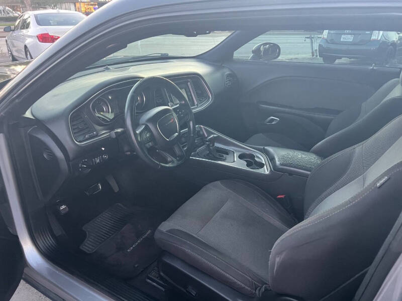 2015 Dodge Challenger SXT