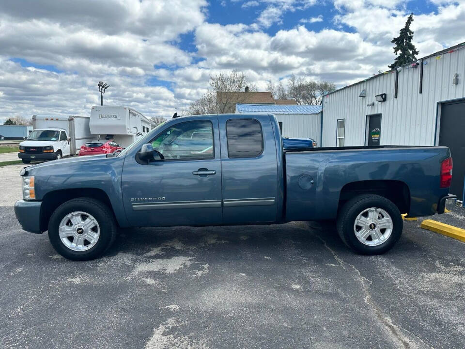 2011 Chevrolet Silverado 1500 for sale at GREATNESS AUTO SALES in Green Bay, WI