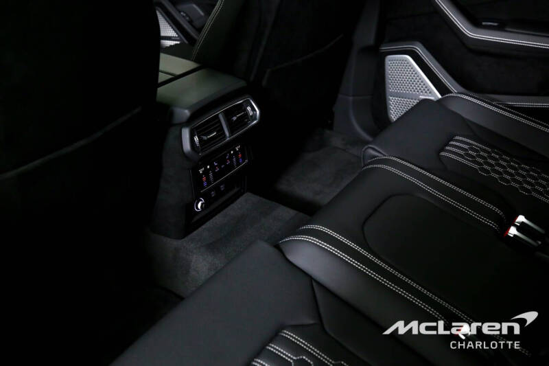 2024 Lamborghini Urus Performante