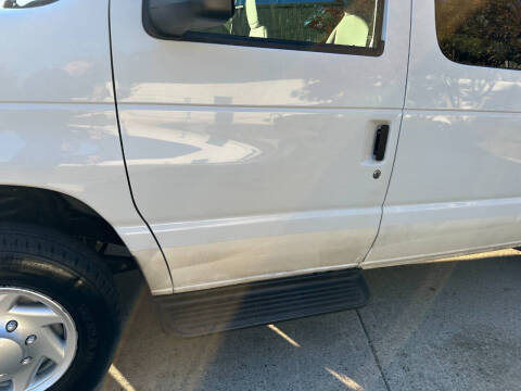 2009 Ford E-Series E-350 SD XLT