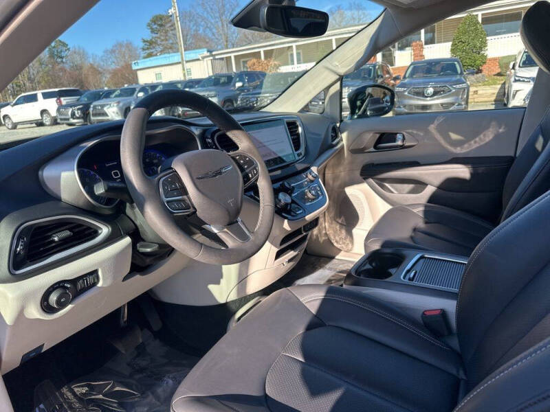 2024 Chrysler Pacifica Touring L