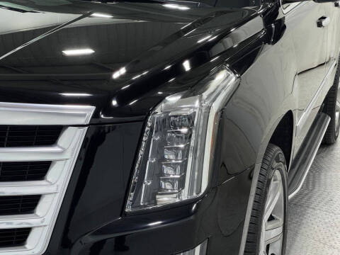 2018 Cadillac Escalade Luxury