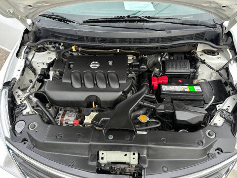 2010 Nissan Versa 1.8 S