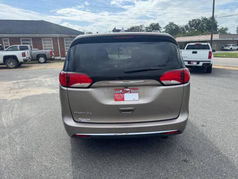 2017 Chrysler Pacifica Touring-L