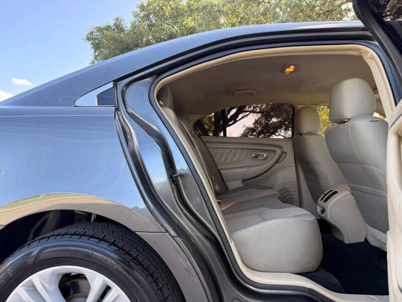 2017 Ford Taurus SEL