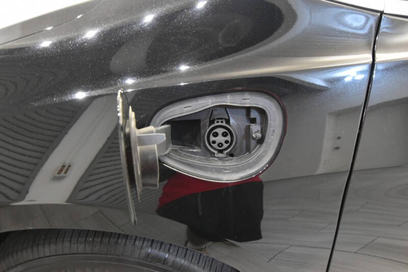 2024 Chrysler Pacifica Plug-In Hybrid Select