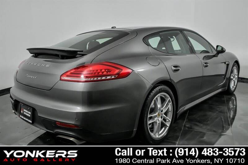 2016 Porsche Panamera