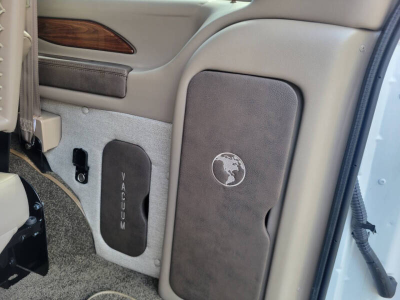 2023 GMC Savana 2500