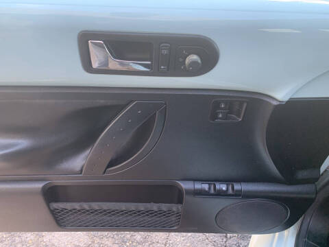 2010 Volkswagen New Beetle Base PZEV