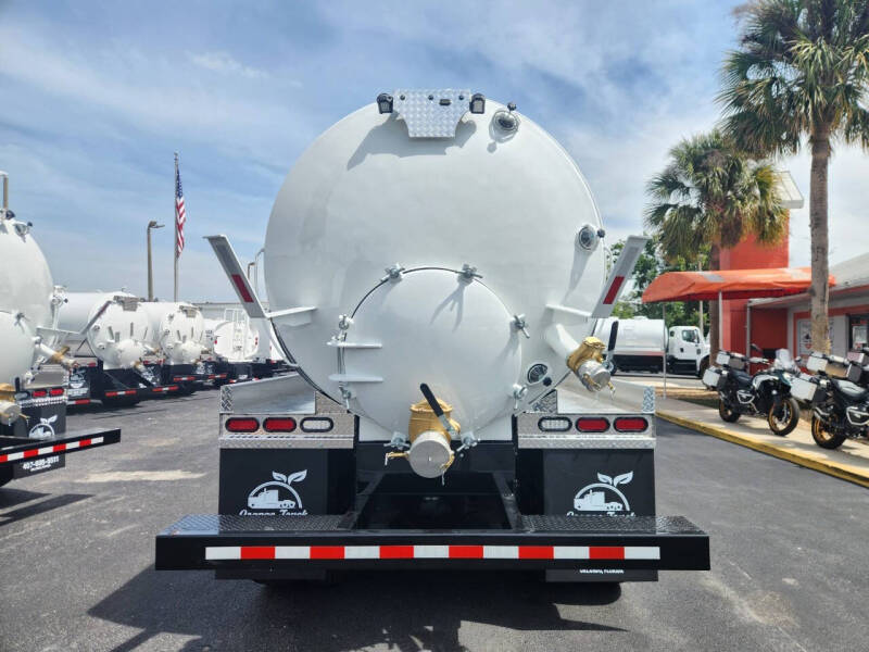 2024 Freightliner M2 106