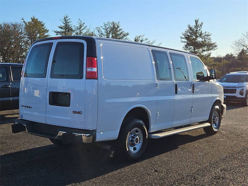 2024 GMC Savana 2500