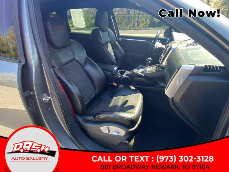 2013 Porsche Cayenne GTS