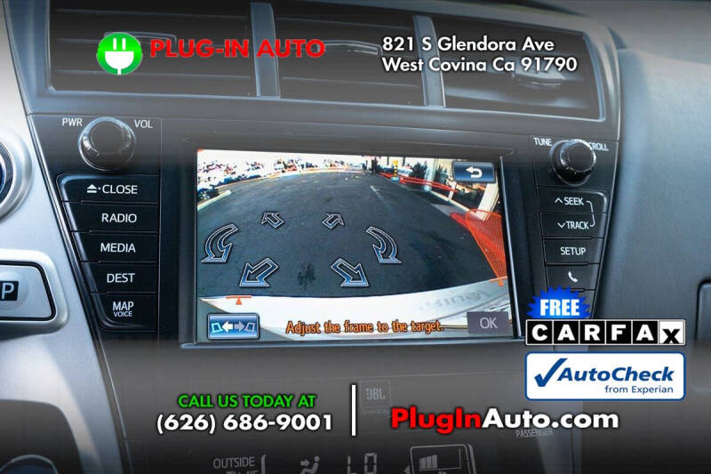 2013 Toyota Prius v Five