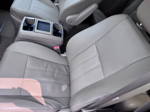 2016 Chrysler Town and Country Touring