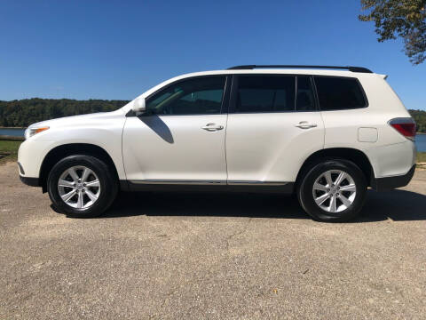 2013 Toyota Highlander for sale at Monroe Auto's, LLC in Parsons TN