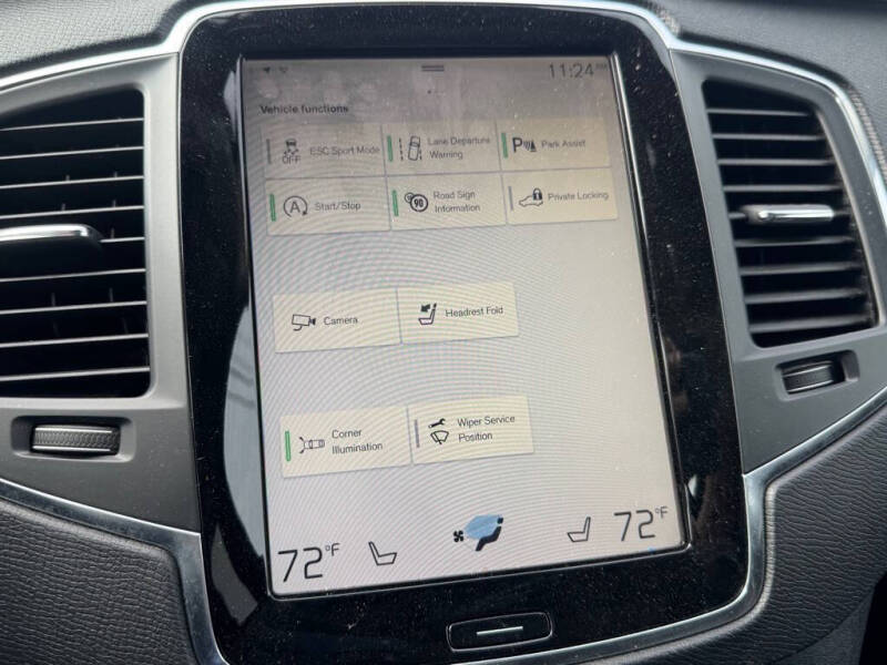 2016 Volvo XC90 T6 Momentum