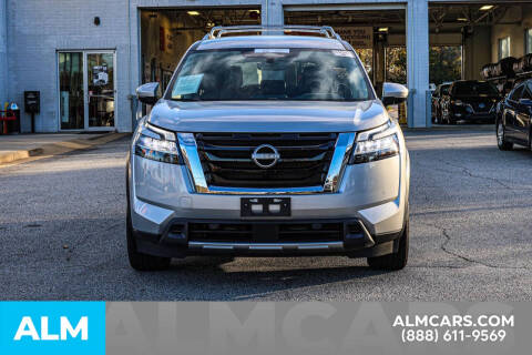 2024 Nissan Pathfinder SL