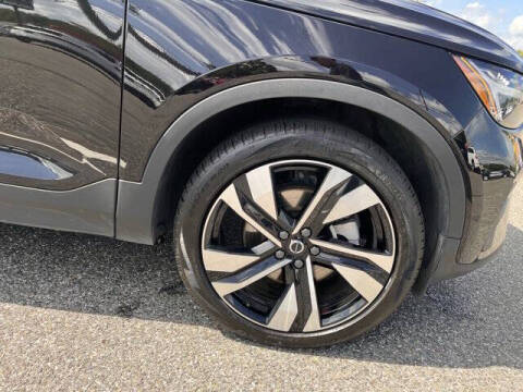 2025 Volvo XC40 B5 Plus Bright Theme