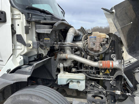 2019 International RH613