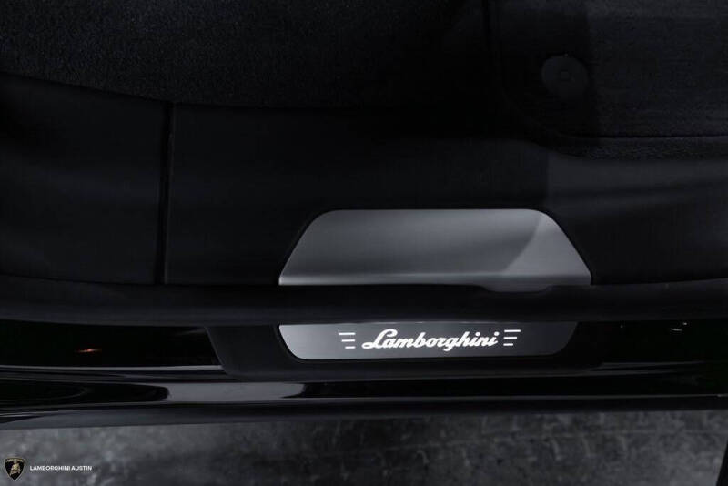 2023 Lamborghini Urus S