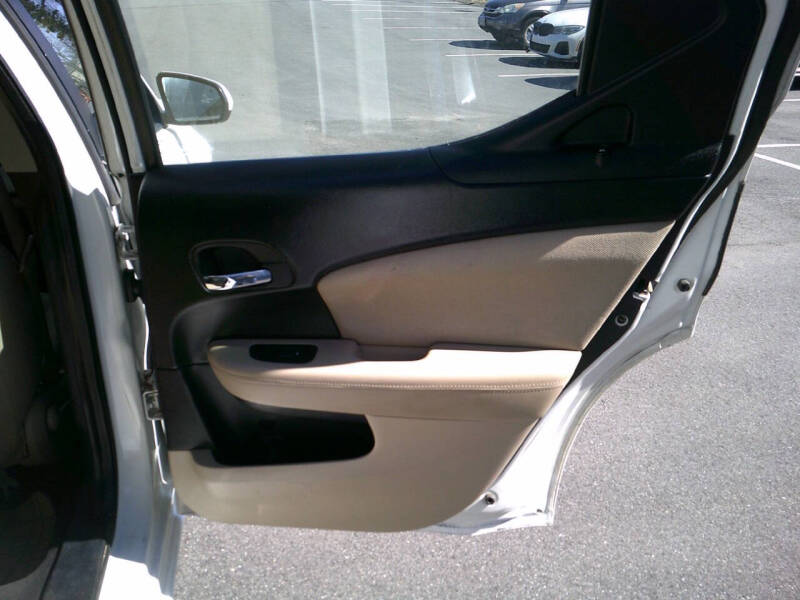 2011 Dodge Avenger Mainstreet - Photo 14