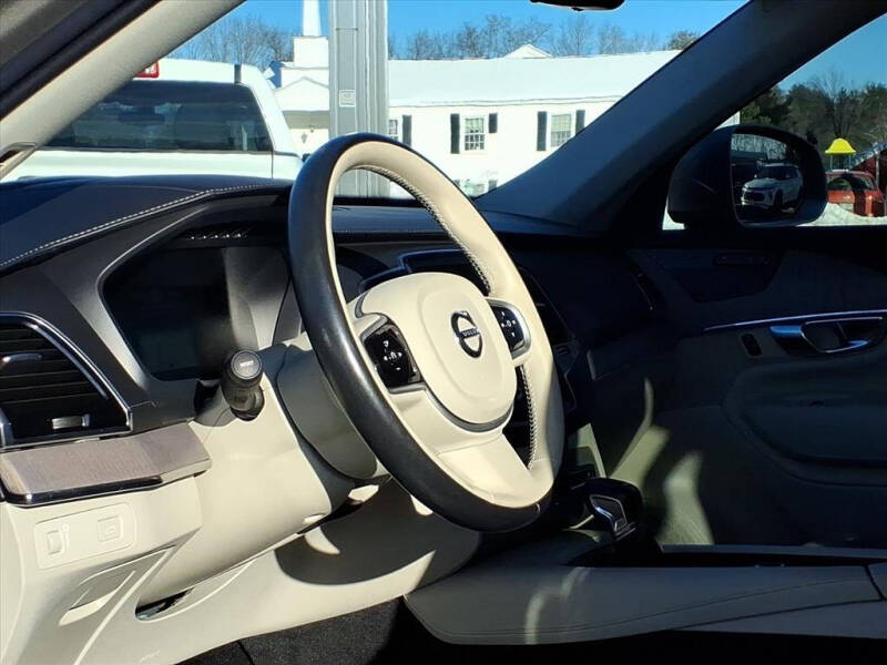 2022 Volvo XC90 T6 Inscription 6-Passenger