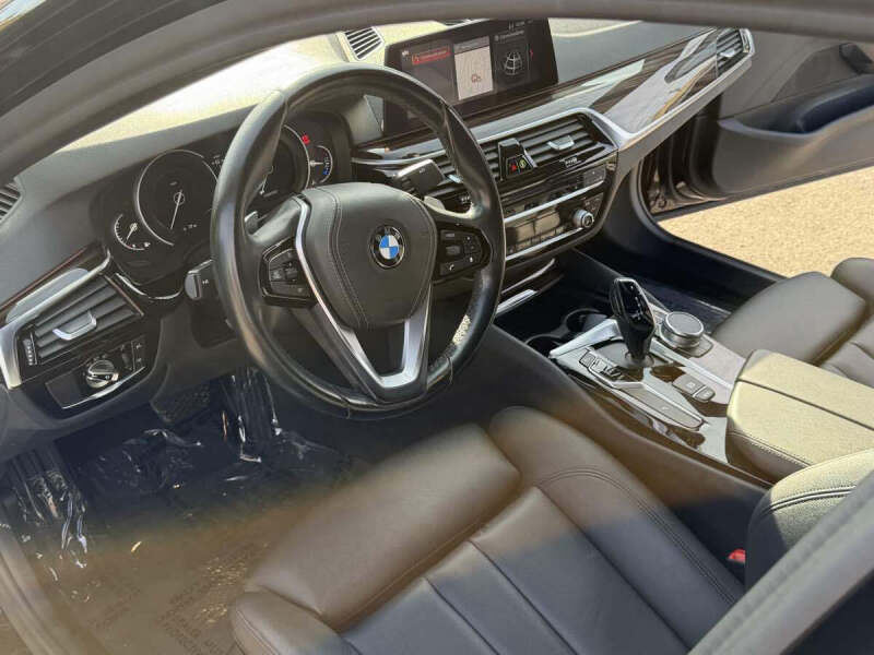 2019 BMW 5 Series 530i