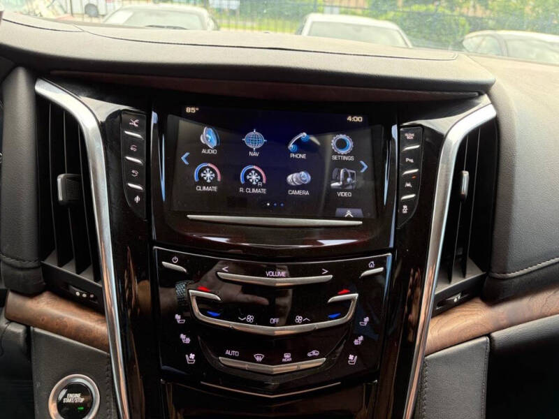 2016 Cadillac Escalade Luxury Collection
