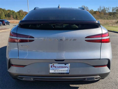 2024 Genesis GV60 Standard