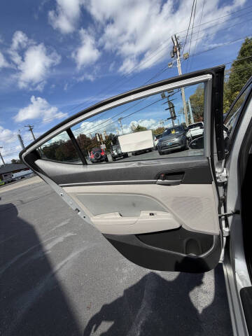 2017 Hyundai Elantra