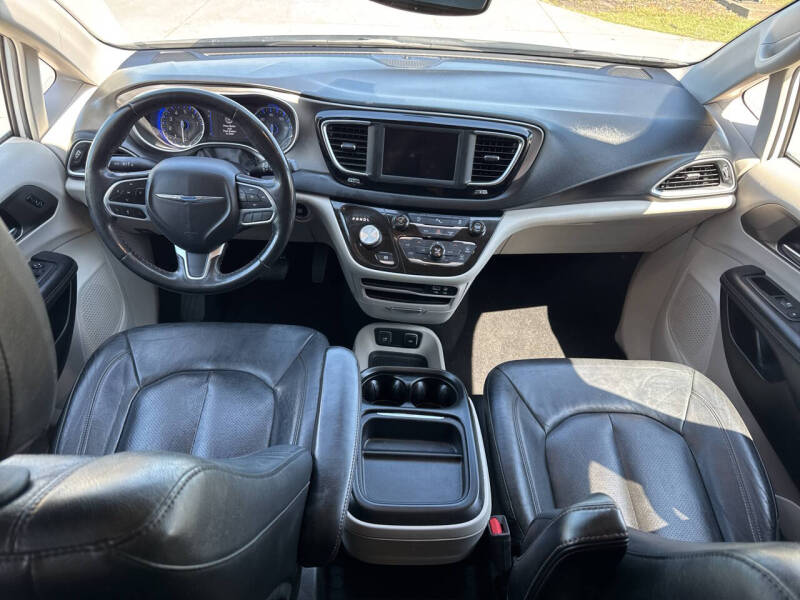 2020 Chrysler Pacifica Touring L