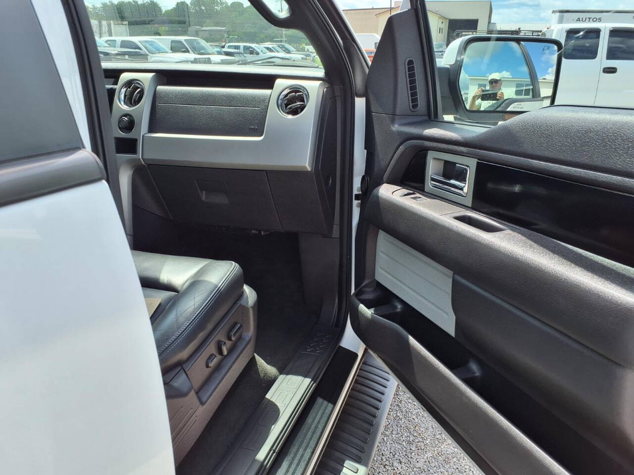 White 2011 Ford F-150 FX4 26