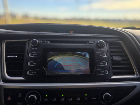 2015 Toyota Highlander LE