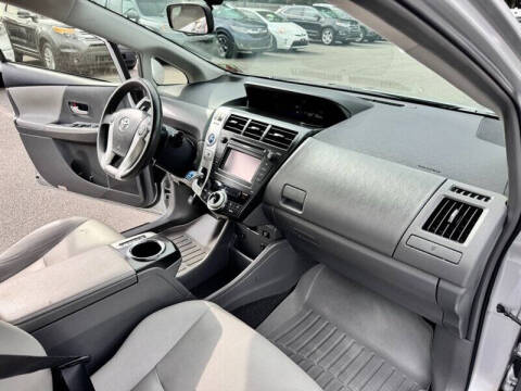 2014 Toyota Prius v Two