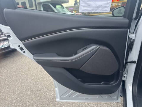 2022 Ford Mustang Mach-E Select