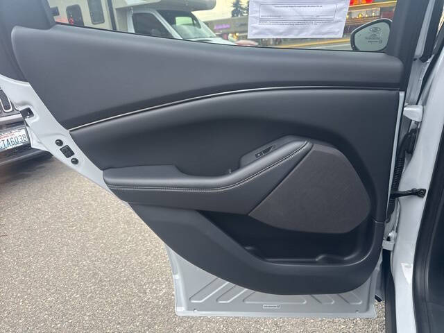 2022 Ford Mustang Mach-E Select