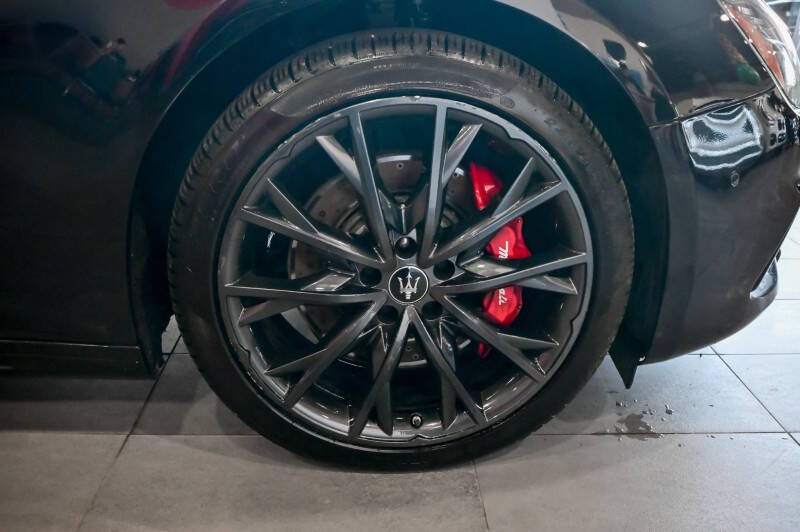 2022 Maserati Ghibli Modena Q4