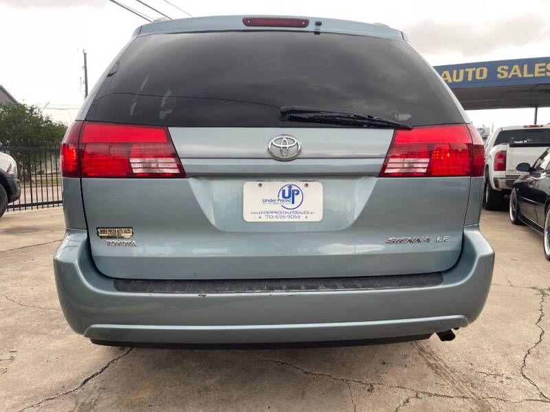 2005 Toyota Sienna LE 8 Passenger