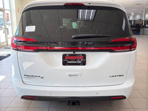 2027 Chrysler Pacifica Limited
