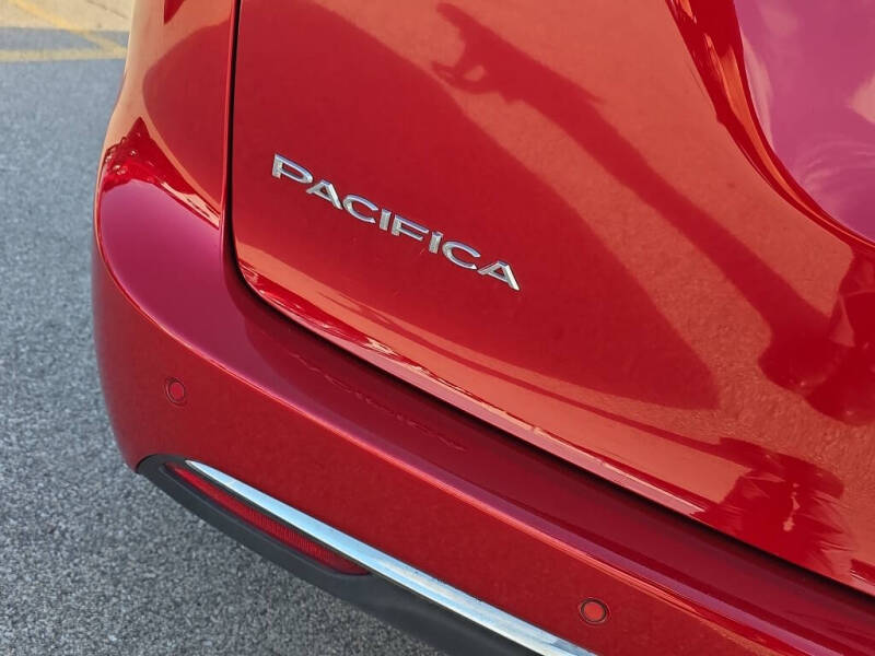 2024 Chrysler Pacifica Touring L