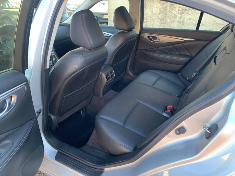 2015 Infiniti Q50 Premium