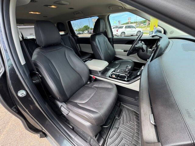 2022 Kia Carnival EX