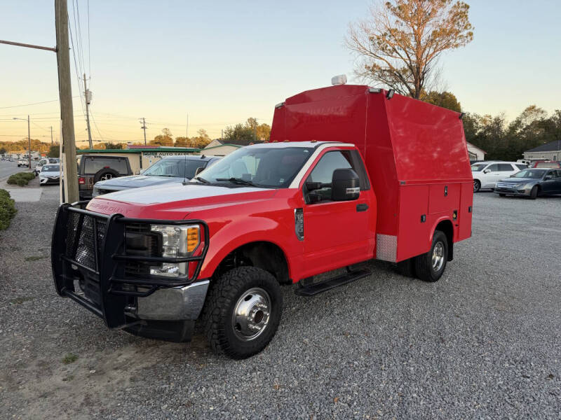 2017 Ford F-350 Super Duty Chassis Cab XL's photo