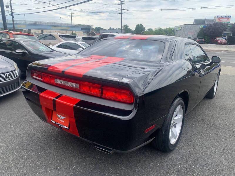 2013 Dodge Challenger SXT Plus